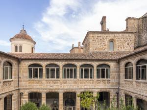 Renfe y Paradores